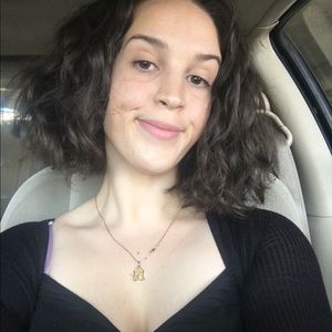 Meet your Posher, Adriana